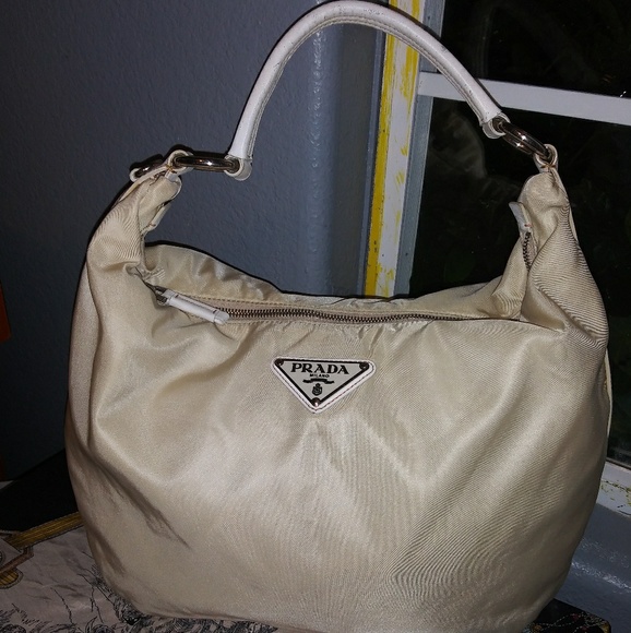 selling prada bag